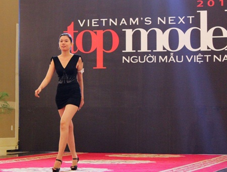 Kim Loan - Cám con và… dì ghẻ Bạch Tuyết - 1 Kim Loan - Cám con và… dì ghẻ Bạch Tuyết