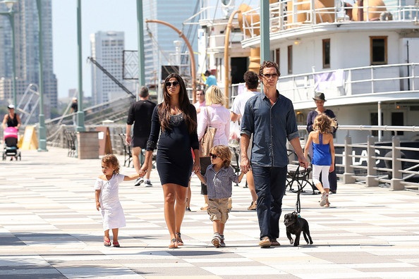 Gia đình hạnh phúc của tài tử gợi tình - 1 Vĩnh Ngọc