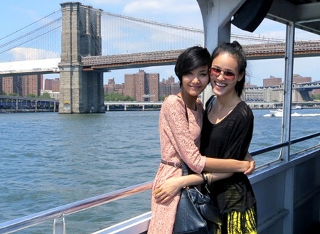 Tuyết Lan kí hợp đồng với công ty người mẫu quốc tế - 3 VN