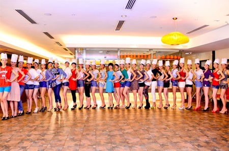 Bí mật quanh chiếc Pizza của những cô gái Vietnam’s Next Top Model 2012 - 6 Khoe dáng