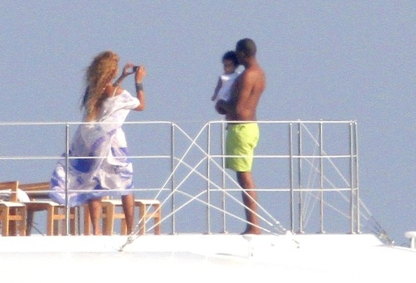 Gia đình Beyonce nghỉ ngơi trên du thuyền siêu sang - 4 Vĩnh Ngọc