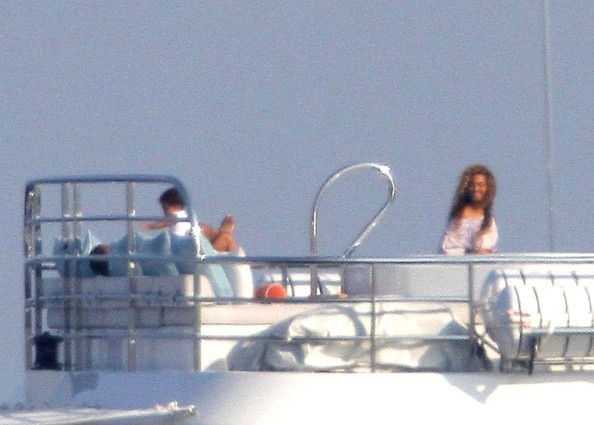 Gia đình Beyonce nghỉ ngơi trên du thuyền siêu sang - 9 Vĩnh Ngọc