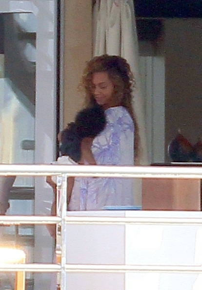 Gia đình Beyonce nghỉ ngơi trên du thuyền siêu sang - 13 Vĩnh Ngọc