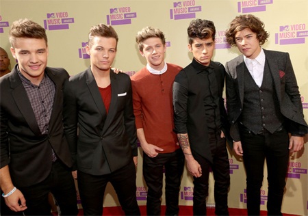 One Direction thắng lớn tại MTV Video Music Awards - 2 Video Pop xuất sắc nhất - One Direction - “What Makes You Beautiful”