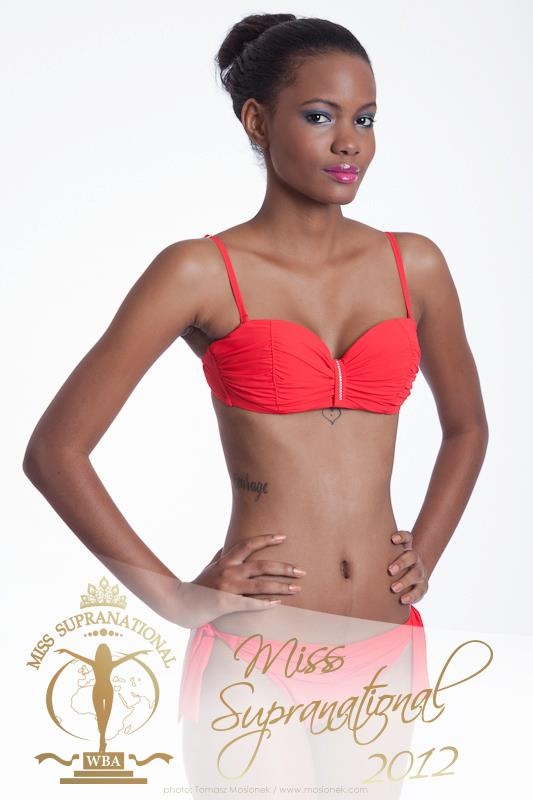 Hoa khôi thể thao Hương Thảo bốc lửa với bikini - 52 Vĩnh Ngọc