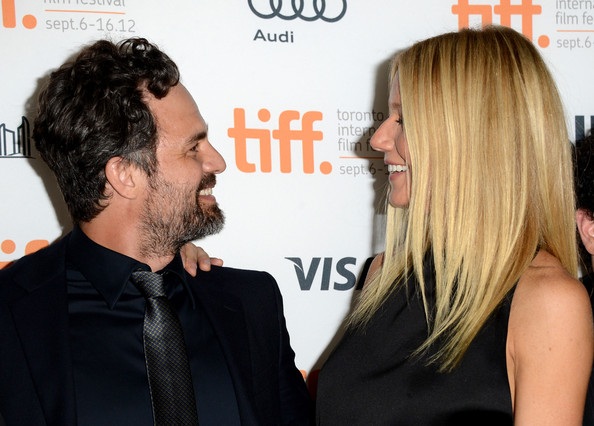 Người đẹp khoe vóc dáng tại LHP Toronto - 3 Vĩnh Ngọc