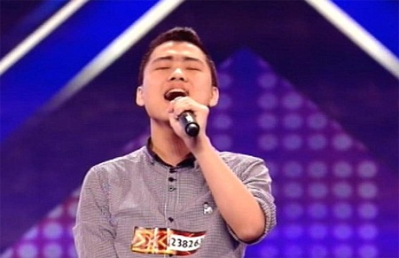 Chàng trai Việt Nam gây ấn tượng mạnh trong cuộc thi X Factor Anh quốc - 3 Anh gây ấn tượng với tiết mục của mình và lọt vào vòng tiếp theo