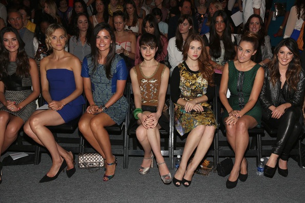 Shenae Grimes tới xem buổi trình diễn của Tracy Reese