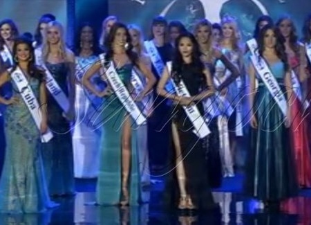 Hương Thảo là người đẹp Châu Á TBD; Belarus đăng quang HH Siêu quốc gia - 2 Hình ảnh Hương Thảo trong đêm chung kết HH Siêu quốc gia