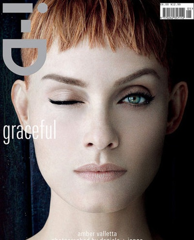 Dàn siêu mẫu cùng nhắm một mắt trên tạp chí - 4 Amber Valletta