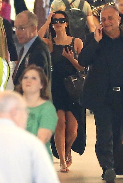 Kim “siêu vòng ba” nhợt nhạt tại tiệm làm móng - 2 VN