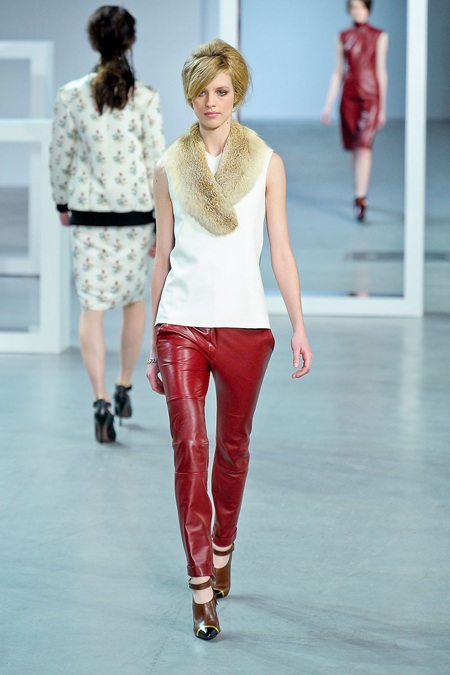 Màu đỏ sưởi ấm mùa thu đông