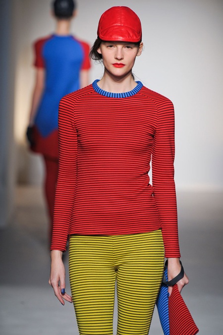 Màu đỏ sưởi ấm mùa thu đông