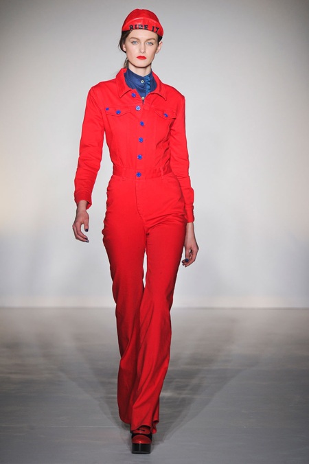 Màu đỏ sưởi ấm mùa thu đông