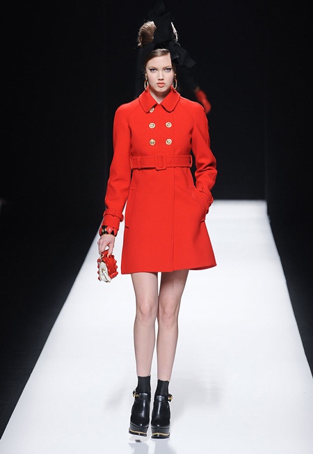 Màu đỏ sưởi ấm mùa thu đông