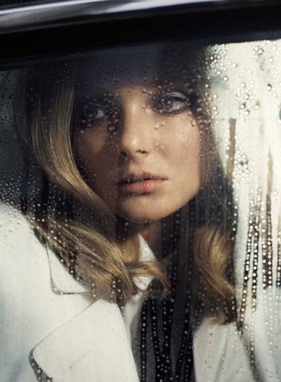 Eniko Mihalik đẹp khiêu khích trên Vogue