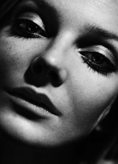 Eniko Mihalik đẹp khiêu khích trên Vogue