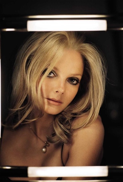 Eniko Mihalik đẹp khiêu khích trên Vogue