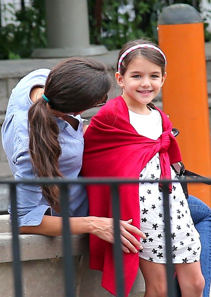 Katie Holmes vui chơi cùng con gái Suri tại công viên - 6 Vĩnh Ngọc