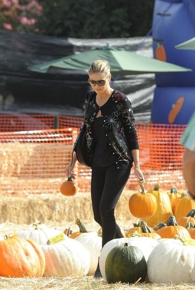 Heidi Klum đưa các con đi chơi Halloween - 5 VN