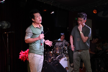 Mr Đàm hướng dẫn Trọng Khương