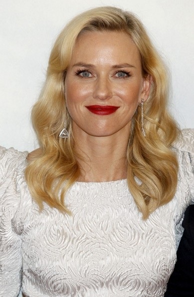 Naomi Watts tự tin với gương mặt đầy nếp nhăn - 1 VN