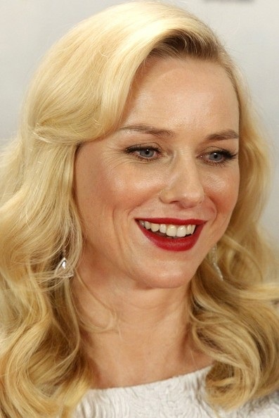 Naomi Watts tự tin với gương mặt đầy nếp nhăn - 6 VN