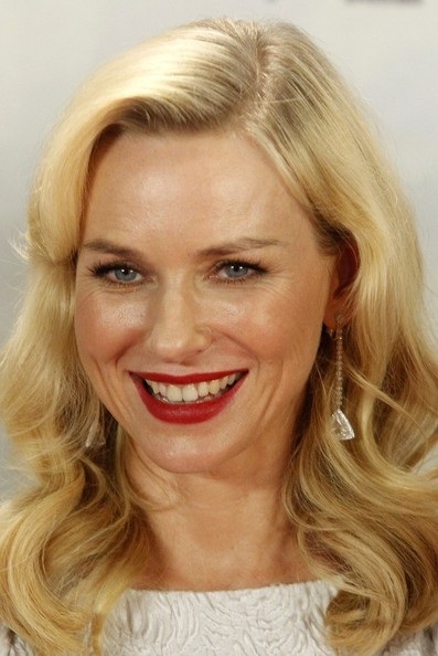 Naomi Watts tự tin với gương mặt đầy nếp nhăn - 7 VN