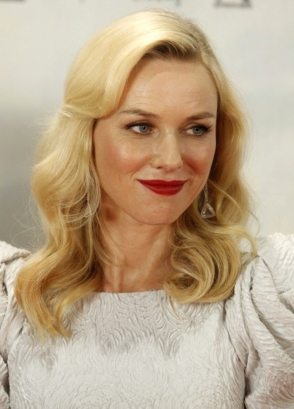 Naomi Watts tự tin với gương mặt đầy nếp nhăn - 12 VN