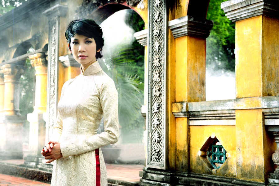 Cùng xem lại clip để thấy vẻ trẻ con đến bất ngờ của giám khảo Xuân Lan: