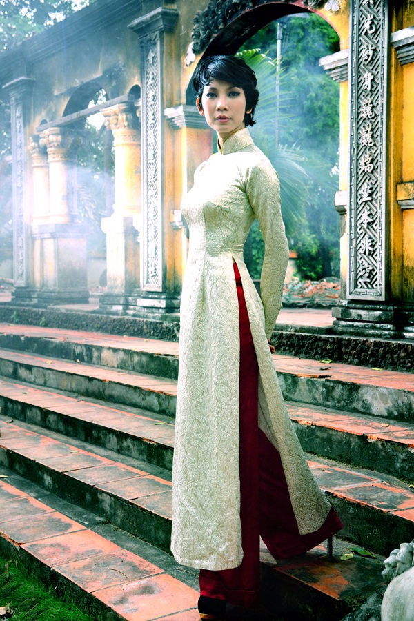 Cùng xem lại clip để thấy vẻ trẻ con đến bất ngờ của giám khảo Xuân Lan: