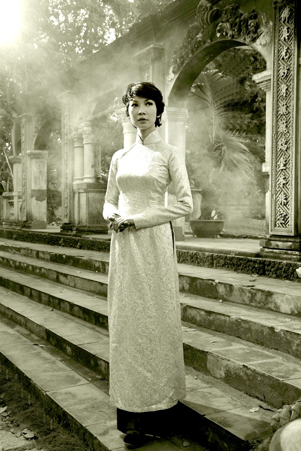 Cùng xem lại clip để thấy vẻ trẻ con đến bất ngờ của giám khảo Xuân Lan: