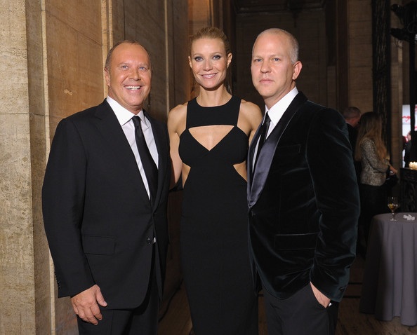 Gwyneth Paltrow diện váy cắt xẻ táo bạo - 7 NTK Michael Kors, Gwyneth Paltrow và Ryan Murphy