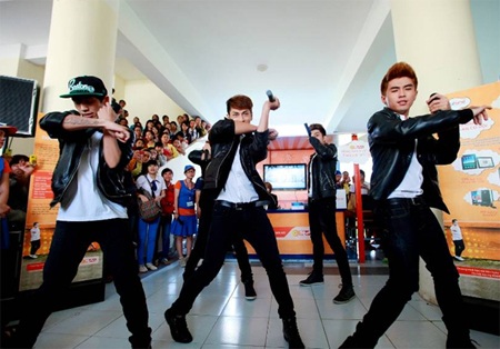 Game tương tác ảo khuấy động sân trường - 3 Hào hứng và sôi động cùng chương trình