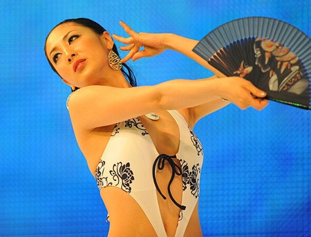 Ngắm nhan sắc của Tân Hoa hậu Quốc tế - 2 Ngắm nhan sắc của Tân Hoa hậu Quốc tế