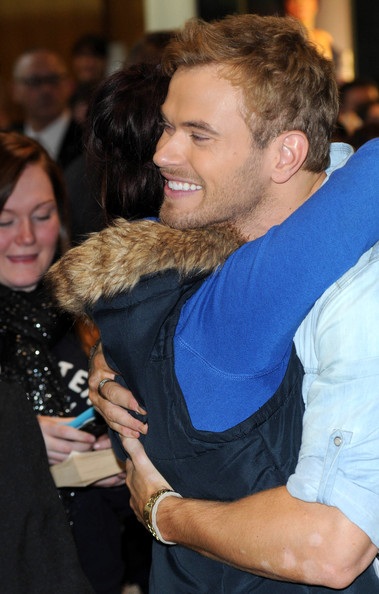 Fan òa khóc khi gặp “sao” phim Chạng vạng