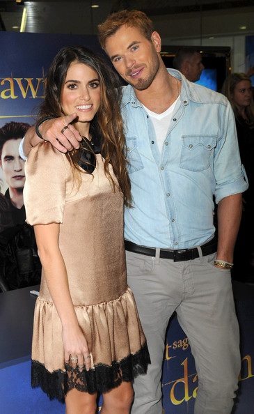 Fan òa khóc khi gặp “sao” phim Chạng vạng