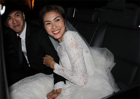 Tăng Thanh Hà diện váy cưới hàng hiệu đắt giá  Báo Dân trí