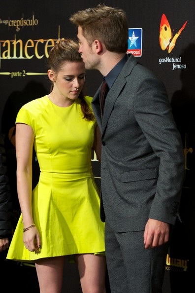 Kristen Stewart dịu dàng với tóc tết - 6 VN