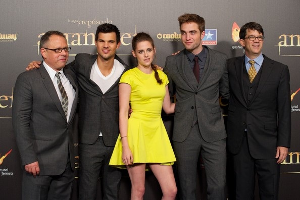 Kristen Stewart dịu dàng với tóc tết - 8 VN