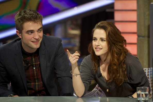 Kristen Stewart dịu dàng với tóc tết - 18 VN