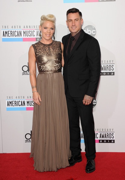 Vợ chồng ca sỹ Pink