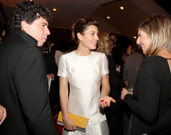 Jessica Biel khoe lưng trần gợi cảm - 15 VN