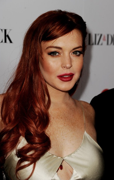 Lindsay Lohan tự tin khoe da... tàn nhang - 1 VN