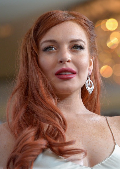 Lindsay Lohan tự tin khoe da... tàn nhang - 6 VN