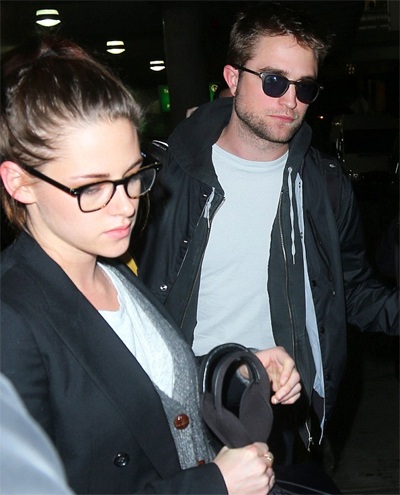 Cặp đôi Chạng vạng tỏ ra không thoải mái khi bị thợ săn ảnh đeo bám