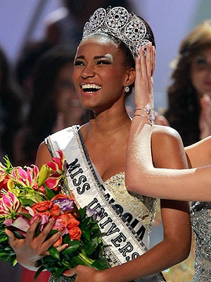 Chưa thi Hoa hậu Hoàn vũ, Diễm Hương đã được đánh giá cao - 2 HHHV 2011 Leila Lopes.