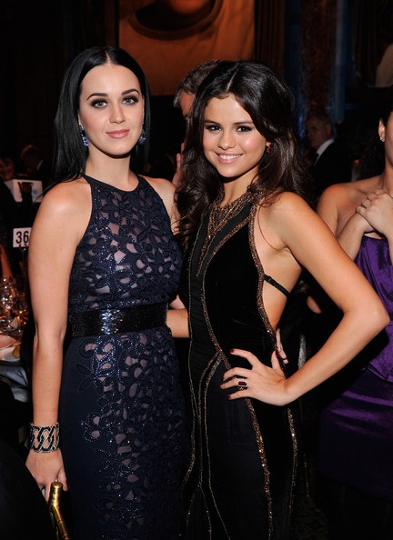 Selena Gomez thân thiết với Katy Perry - 2 VN