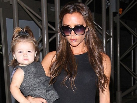 Victoria Beckham tìm mua nhà tại Anh - 3 Vic muốn các con được hưởng nền giáo dục theo kiểu Châu Âu.