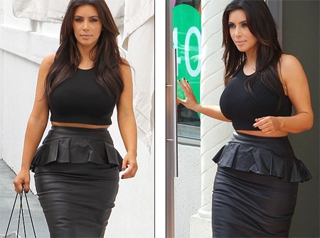 Cô Kim lộ bụng ngấn mỡ - 9 VN